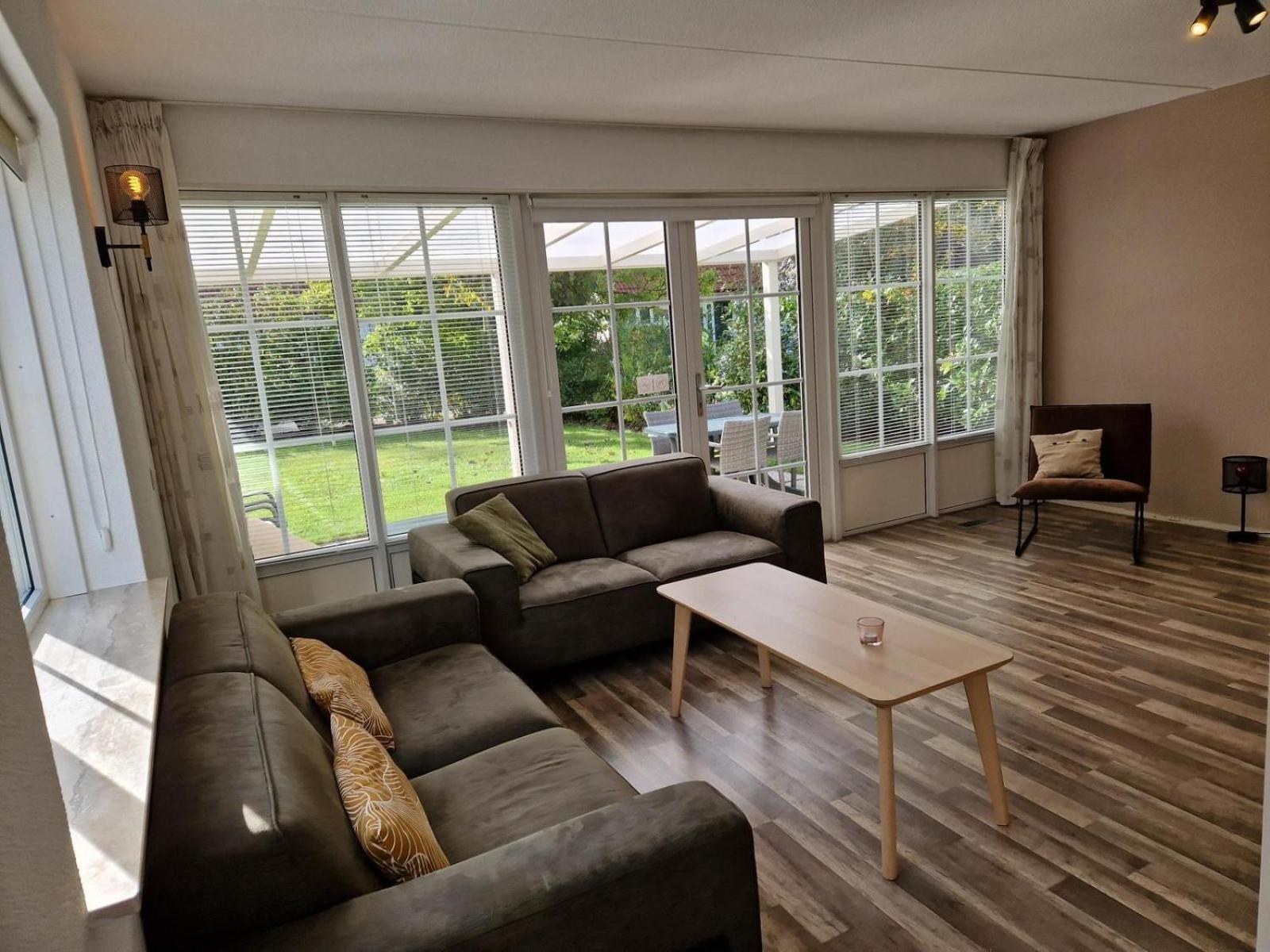 Bungalow - 6 Personen Gelegen In De Nabije Omgeving Van Avonturenpark Hellendoorn En De Prachtige Sallandse Heuvelrug En Eelerberg Eksteriør billede