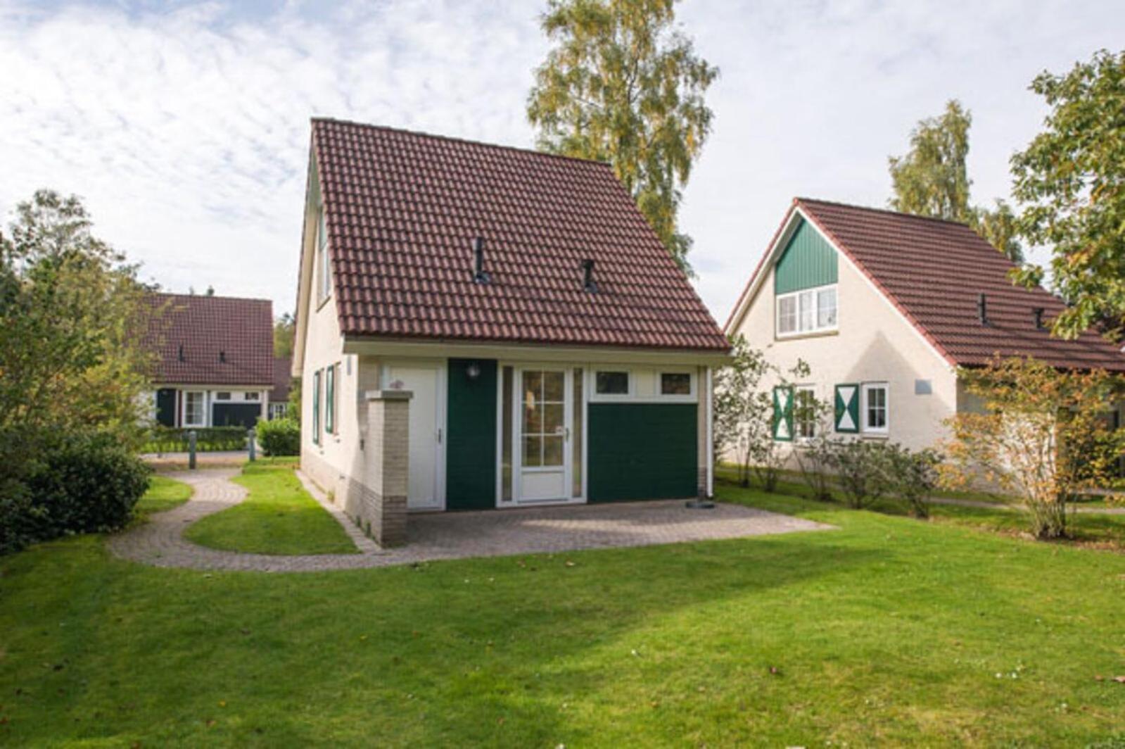 Bungalow - 6 Personen Gelegen In De Nabije Omgeving Van Avonturenpark Hellendoorn En De Prachtige Sallandse Heuvelrug En Eelerberg Eksteriør billede