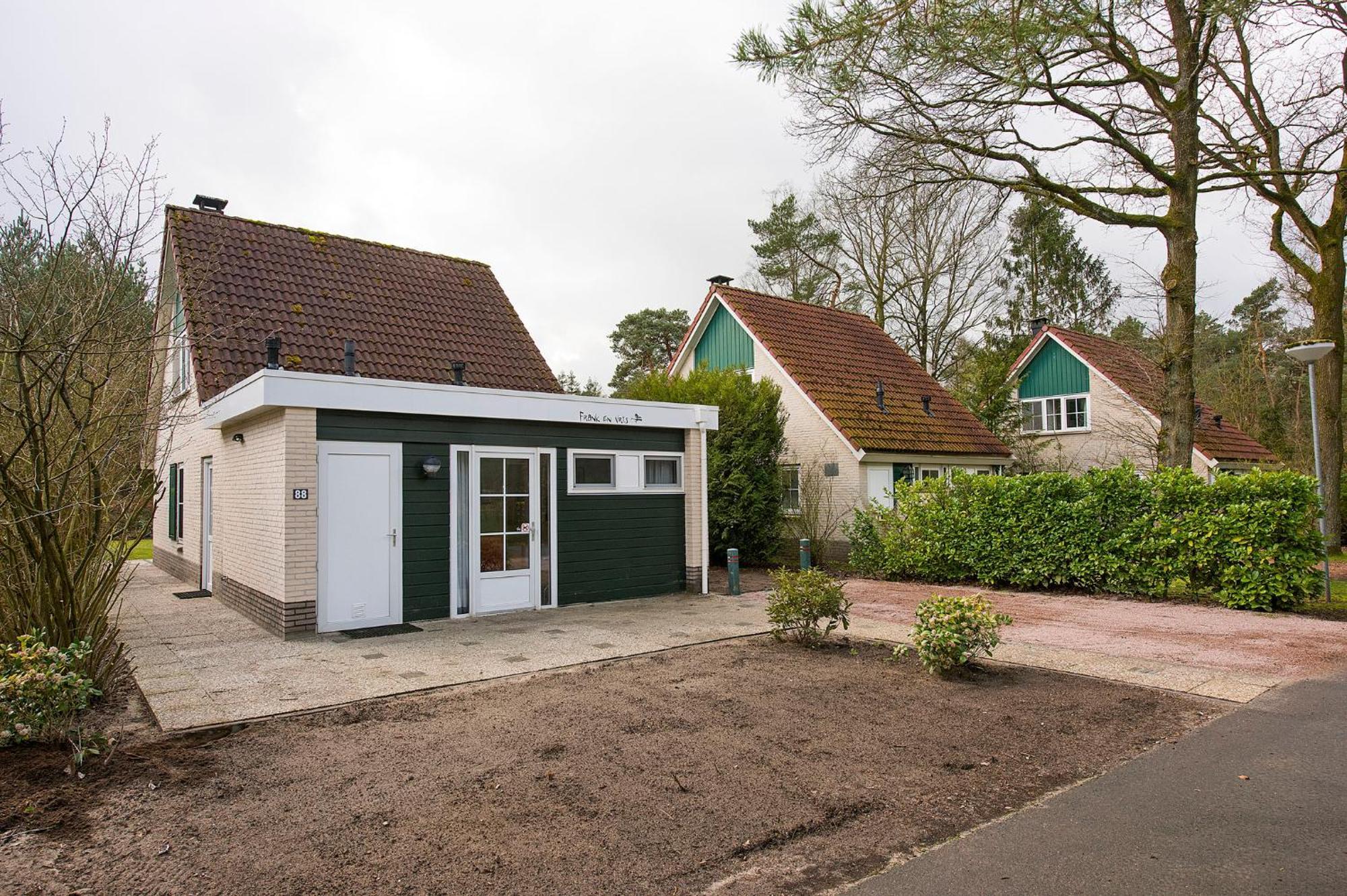 Bungalow - 6 Personen Gelegen In De Nabije Omgeving Van Avonturenpark Hellendoorn En De Prachtige Sallandse Heuvelrug En Eelerberg Eksteriør billede